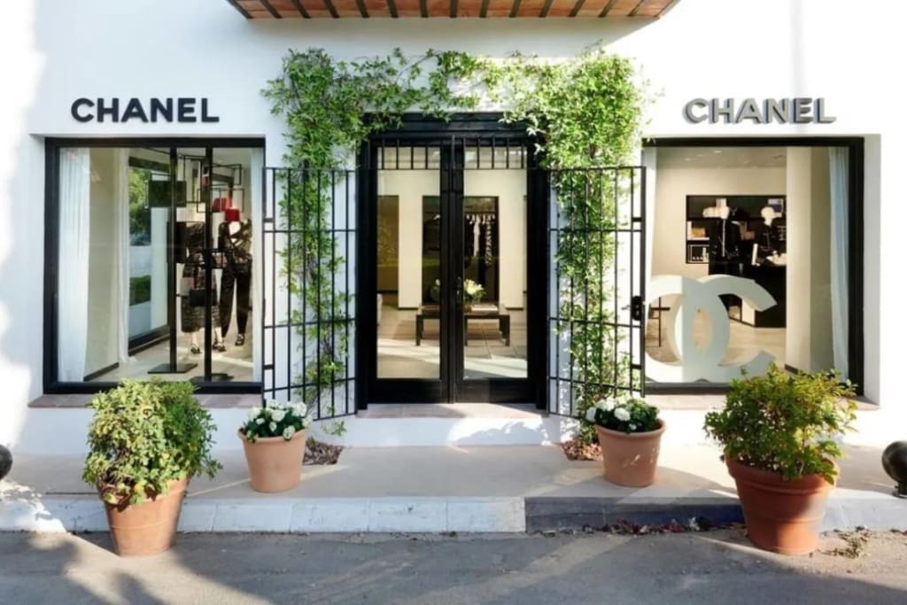 Chanel's ephemeral boutique at the Marbella Club Hotel © COURTESY OF CHANEL