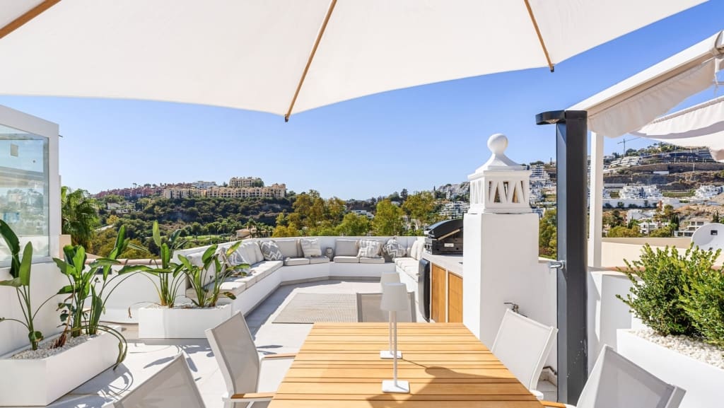 Elegant townhouse Casa Chloe in La Quinta Hills, featuring sea views and modern design, presented by MDR Luxury Homes