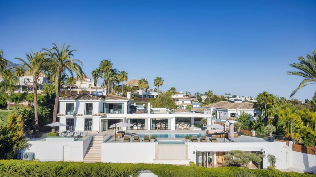 Villa Elba - luxury frontline golf villa in Los Naranjos, Marbella, presented by MDR Luxury Homes.