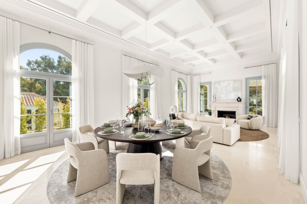 Luxury villa for sale in Nueva Andalucía with pool and terrace – MDR Luxury Homes