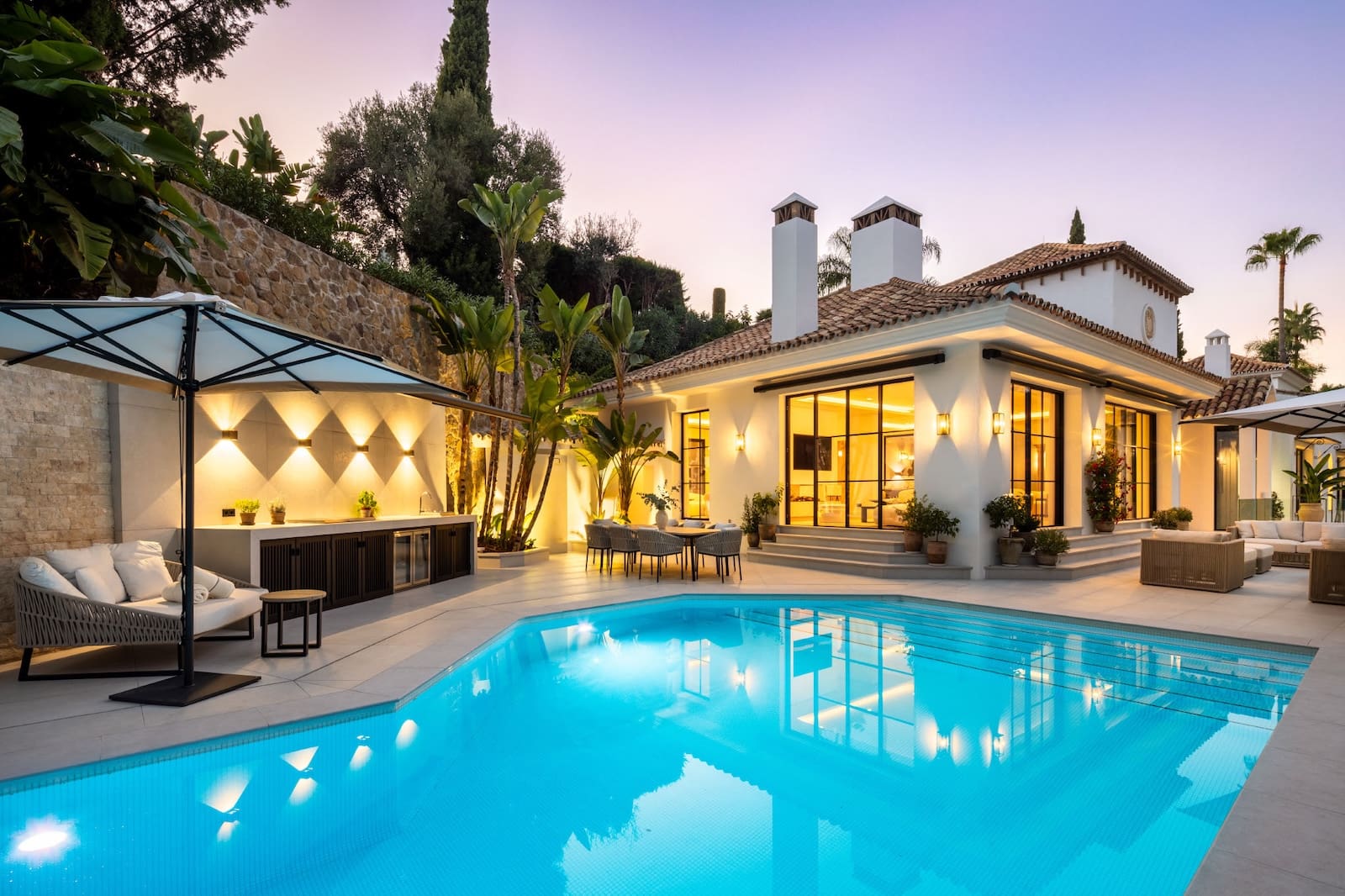 Villa Skyfall luxury golf front villa in La Quinta Benahavís with panoramic mountain views – MDR Luxury Homes